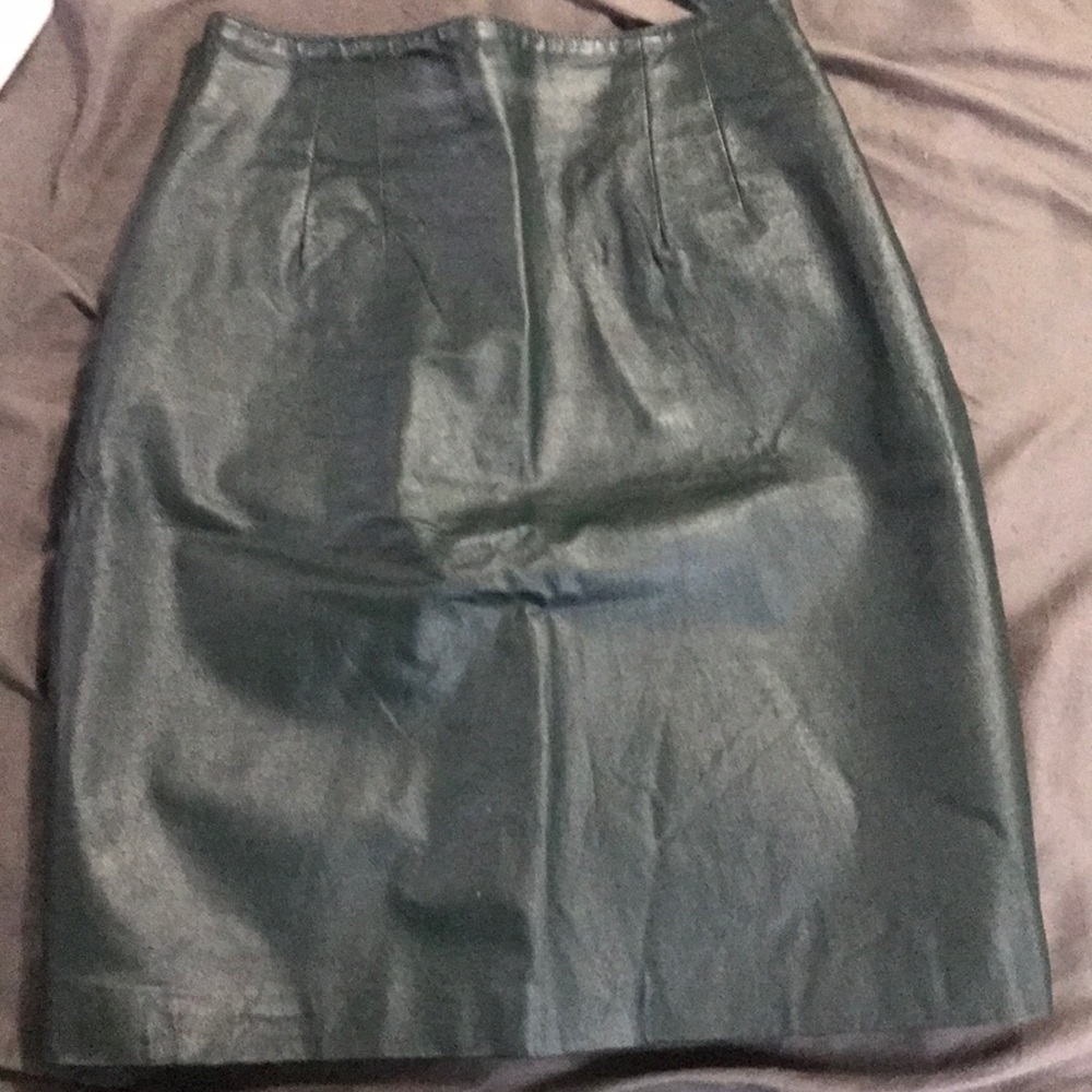 VINTAGE HIGH WAISTED LEATHER SKIRT